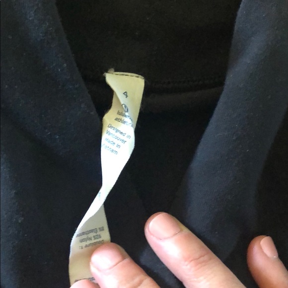 Lululemon “bhakti” jacket, size 4 - Picture 2 of 3